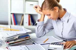 Cách sắp xếp chứng từ và in sổ sách kế toán cần biết